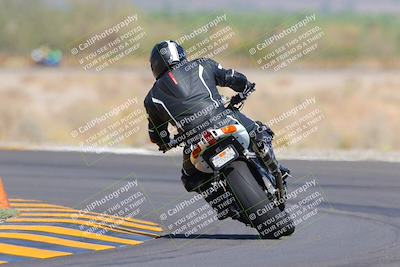 media/Oct-09-2022-SoCal Trackdays (Sun) [[95640aeeb6]]/Turn 14 Backside (1125am)/